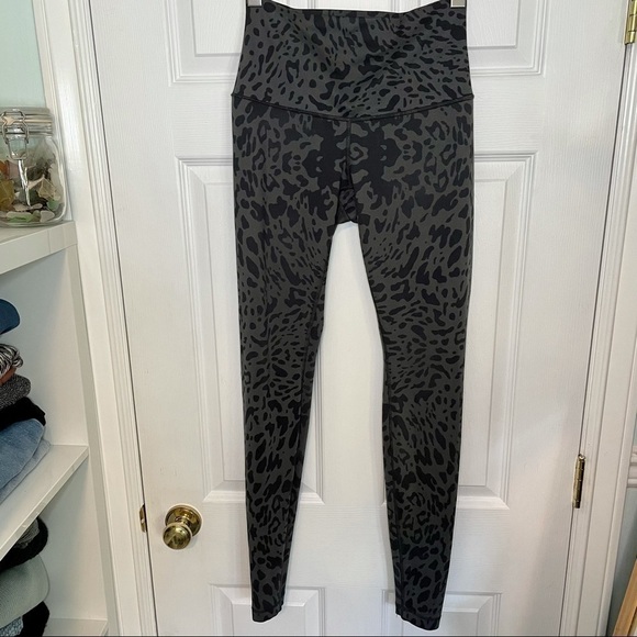 Lululemon Wunder Under Pant *Full-On Luon Animal Swirl Deep Coal Light 8 - Picture 3 of 11